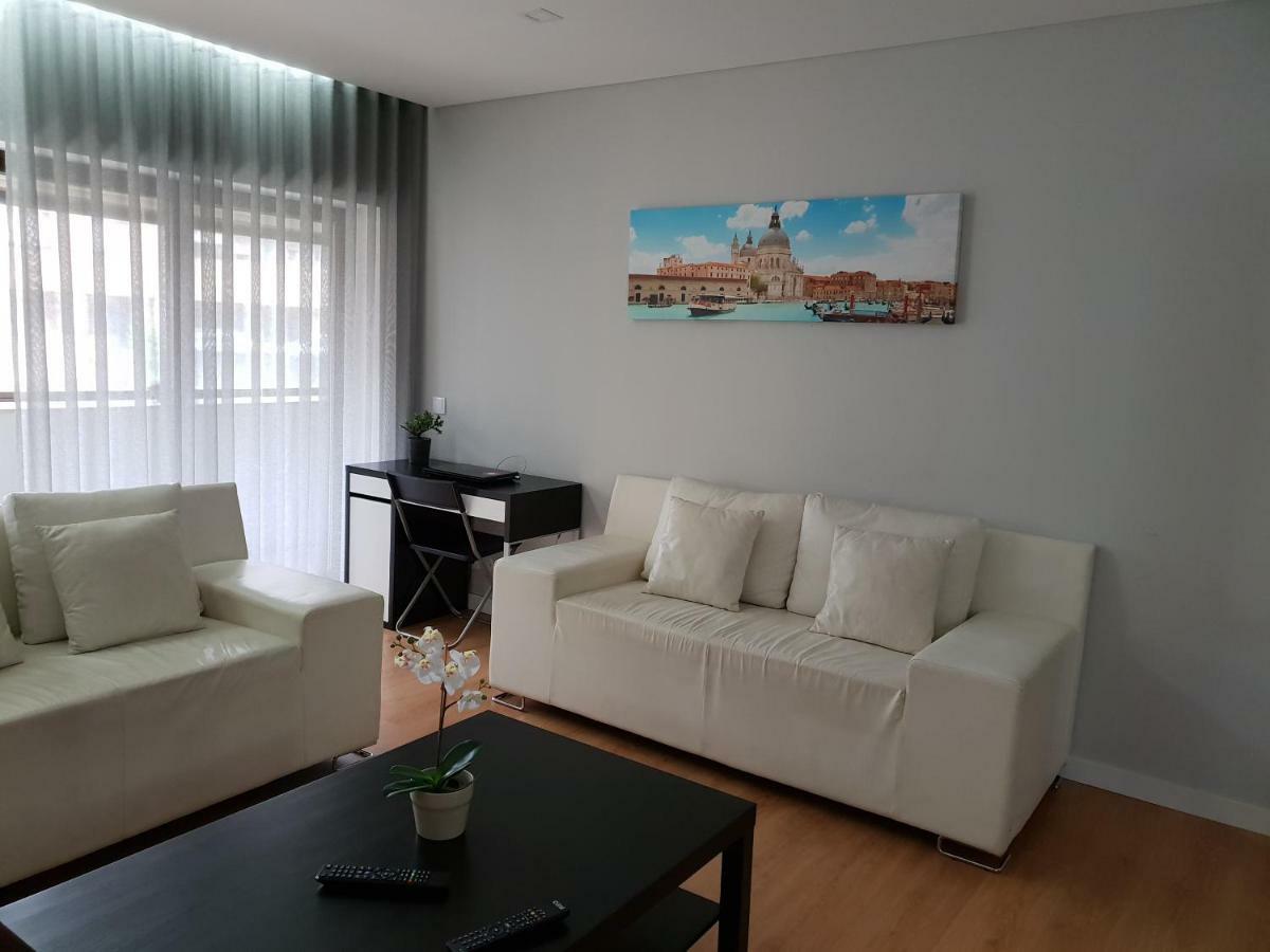 Central Bus Station Flat Braga Esterno foto